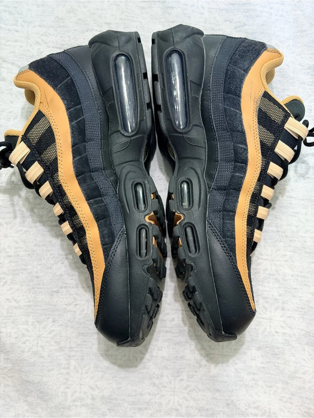 Nike Air Max 95 Black Elemental Gold Men’s 10.5 DM0011-004 Black Tan Sneakers
